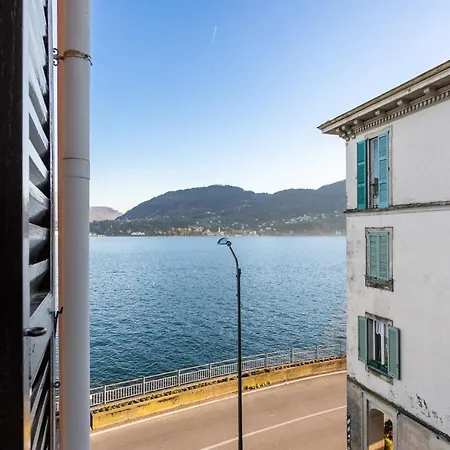 Rodrigo 4 Lakeside Apartment