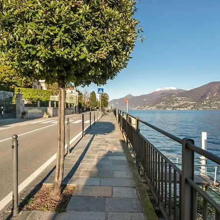 Rodrigo 4 Lakeside Apartment